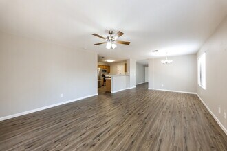 8601 W Elm St in Phoenix, AZ - Building Photo - Building Photo