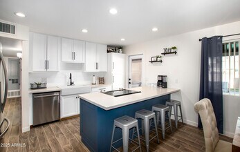 7308 E Pierce St in Scottsdale, AZ - Building Photo - Building Photo