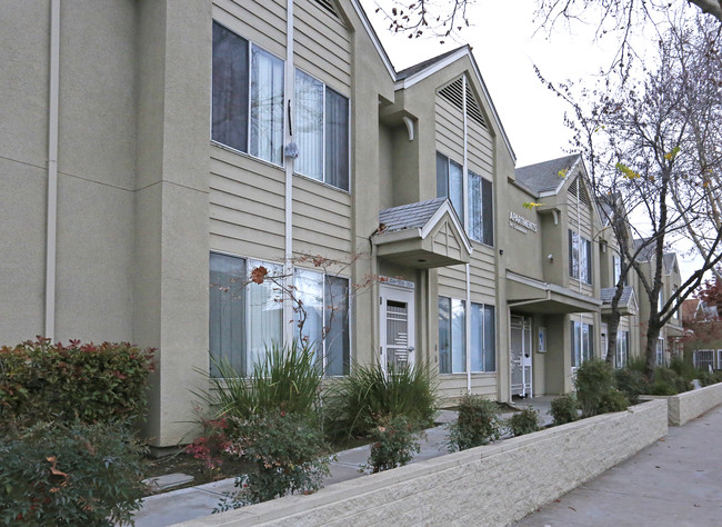 Troy Apartments in San Jose, CA - Building Photo - Building Photo