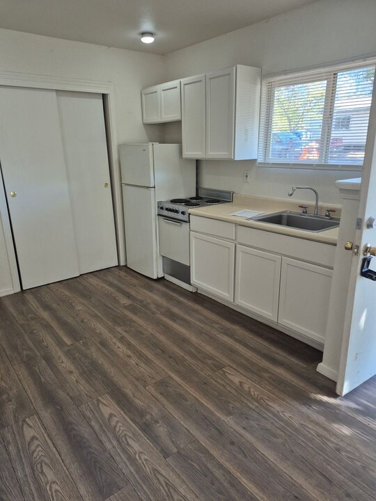 Arrowhead in Clearlake, CA - Foto de edificio