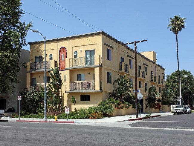 15710 Cohasset St in Van Nuys, CA - Foto de edificio - Building Photo