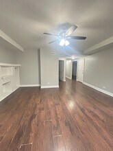 7653 S Essex Ave in Chicago, IL - Building Photo - Building Photo