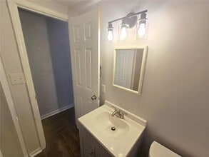 939 Green Mt Ln in Belleville, IL - Building Photo - Building Photo