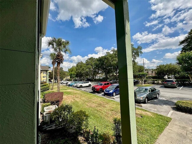 2053 Dixie Belle Dr in Orlando, FL - Foto de edificio - Building Photo