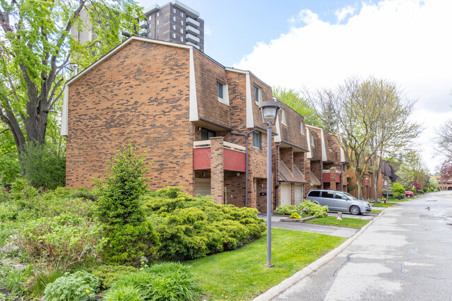 8 Bards Walkway in Toronto, ON - Building Photo - Building Photo