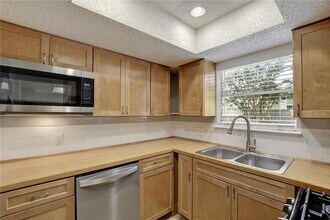 6016 Westcreek Dr in Austin, TX - Building Photo - Building Photo