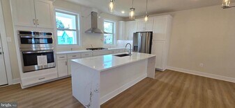 422 Chapel Alley in Frederick, MD - Building Photo