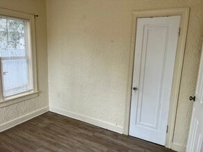 821 Newton Ave S in St. Petersburg, FL - Building Photo - Building Photo