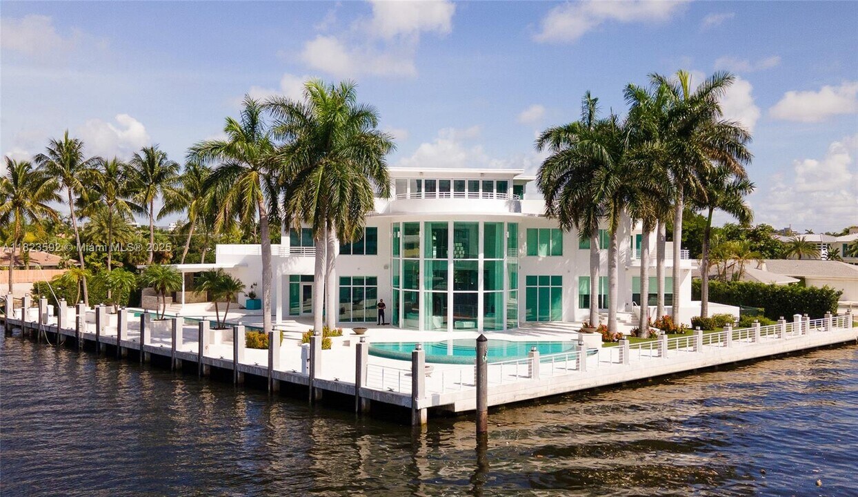 2890 NE 28th St in Fort Lauderdale, FL - Building Photo
