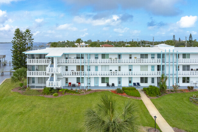 Daytona Beach Harbour in Daytona Beach, FL - Building Photo - Building Photo