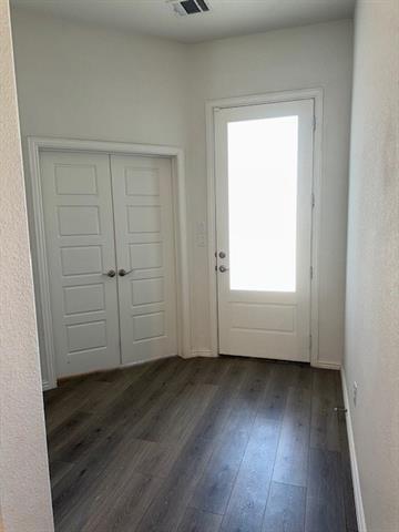 5534 Capilano Ct in Garland, TX - Foto de edificio - Building Photo