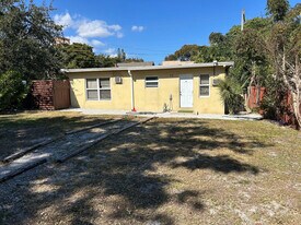 709 8th St in West Palm Beach, FL - Building Photo