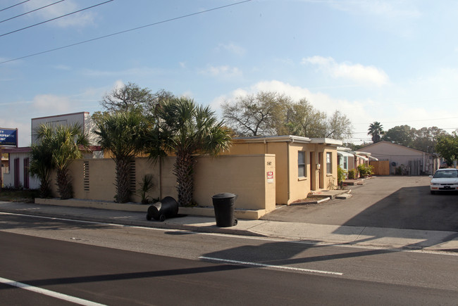 1567 S Missouri in Clearwater, FL - Foto de edificio - Building Photo