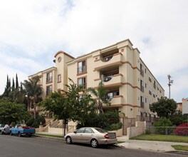 1621 Barry Ave in Los Angeles, CA - Building Photo - Building Photo