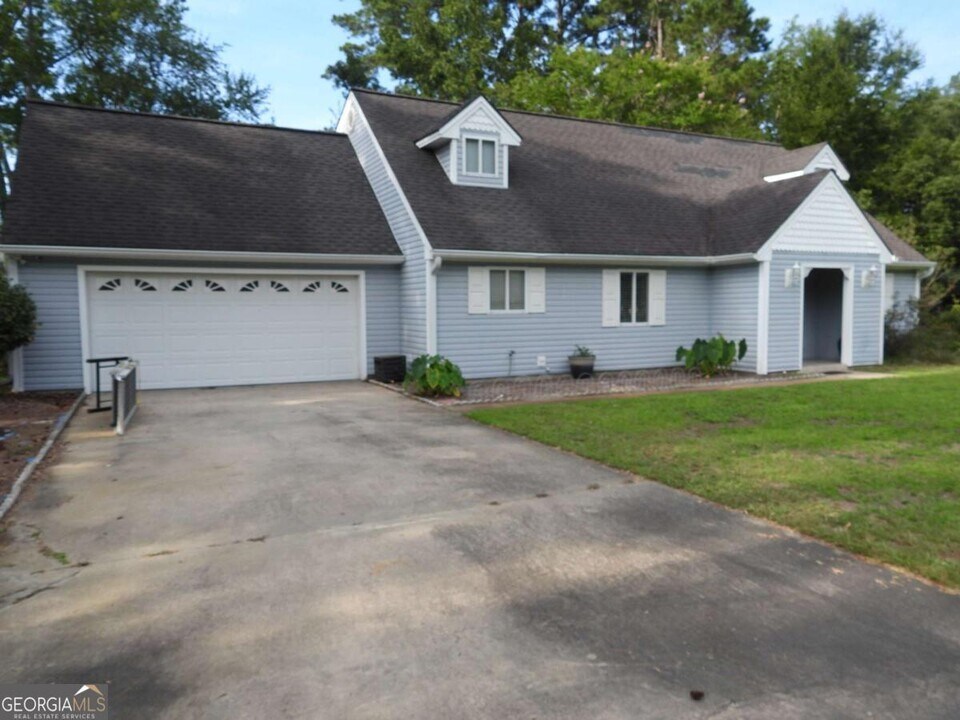 216 Topi Trail in Hinesville, GA - Foto de edificio