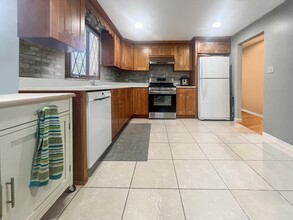 30 Valleyfield St in Lexington, MA - Building Photo - Building Photo