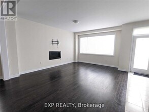 55 Conklin Cres in Aurora, ON - Building Photo - Building Photo
