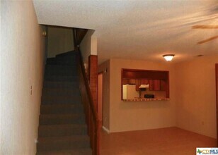 1133 Ashby St-Unit -6 in Seguin, TX - Building Photo - Building Photo