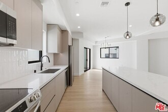 3845 Don Tomaso Dr in Los Angeles, CA - Building Photo - Building Photo