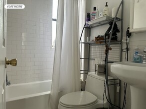 215 E 4th St in New York, NY - Building Photo - Building Photo
