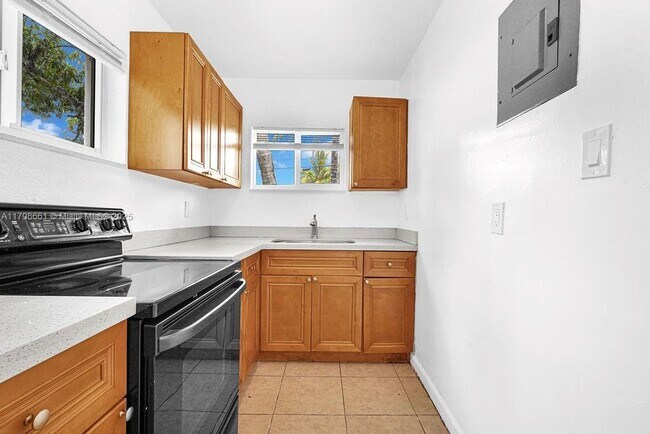 1960 SW 41st Ave-Unit -2 in Fort Lauderdale, FL - Foto de edificio - Building Photo