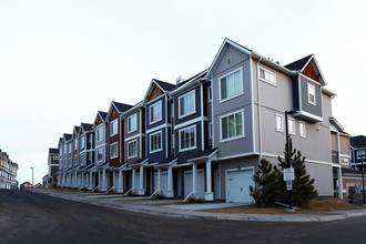 337 Nolancrest Hts NW in Calgary, AB - Building Photo - Building Photo