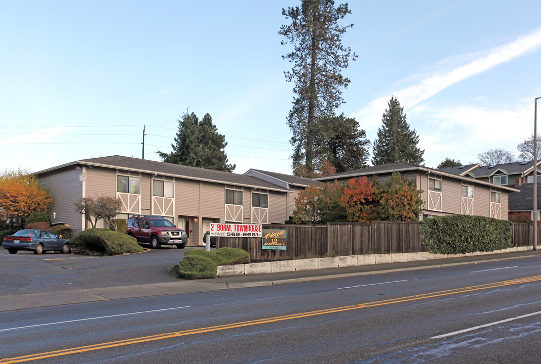 Plaza 12 Apartments in Tacoma, WA - Building Photo