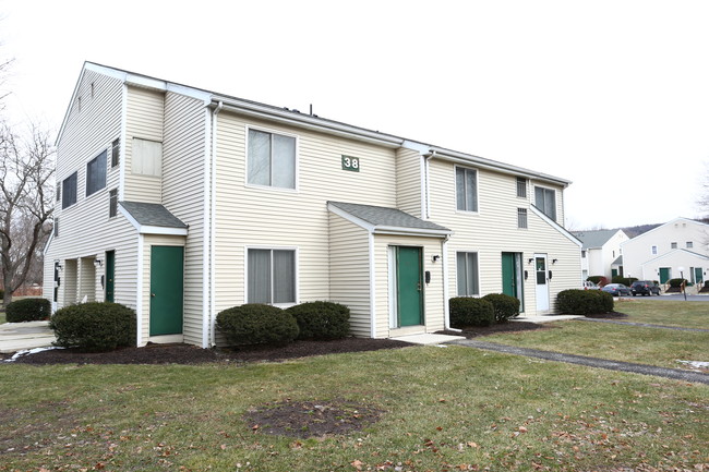Glenbrook East in Stroudsburg, PA - Foto de edificio - Building Photo