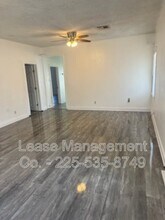 121 W B St in Norco, LA - Building Photo - Building Photo