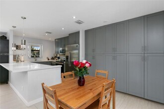 9981 SW 13th Terrace in Miami, FL - Building Photo - Building Photo