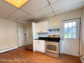 44 Cleveland St in Wilkes-Barre, PA - Building Photo - Building Photo