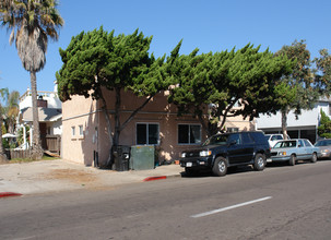 3250 Mission Blvd in San Diego, CA - Building Photo - Building Photo