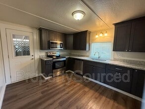 208 N Acacia Ave in Ripon, CA - Building Photo - Building Photo