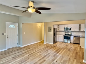 2386 Elldale Ave in Decatur, GA - Building Photo - Building Photo