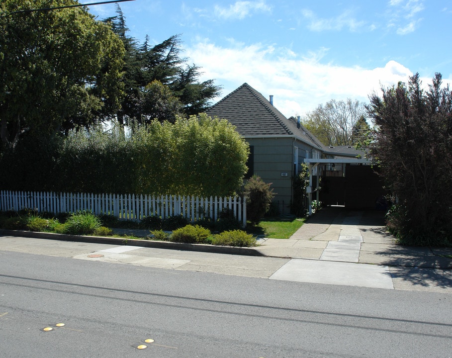 401 Rollins in Burlingame, CA - Building Photo