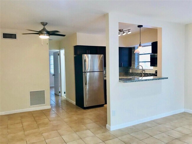 521 NE 62nd St in Miami, FL - Building Photo - Building Photo