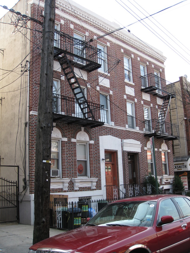 6911 13th Ave in Brooklyn, NY - Building Photo - Building Photo