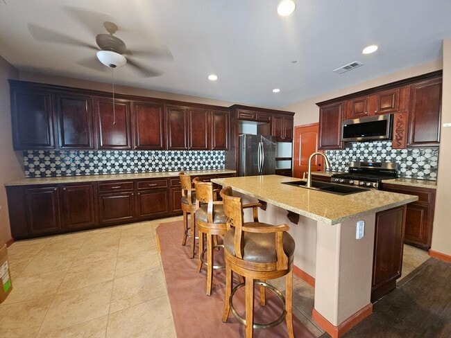 12164 Dewar Dr in Riverside, CA - Building Photo - Building Photo