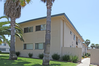 Casa Hermosa in San Diego, CA - Foto de edificio - Building Photo