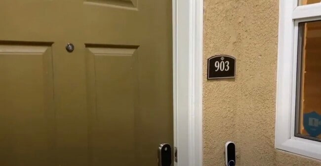 26432 Arboretum Way, Unit 903 in Murrieta, CA - Foto de edificio - Building Photo