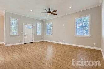 7703 N Huntley Ave in Tampa, FL - Foto de edificio - Building Photo