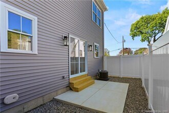350 Halley Ave in Fairfield, CT - Building Photo - Building Photo