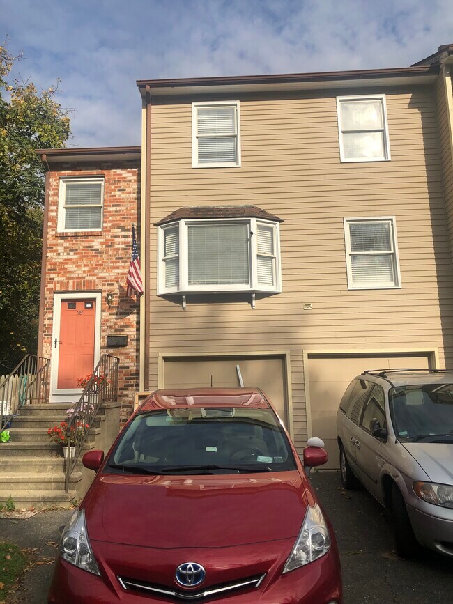 38 Park Ave Rentals in Bridgeport, CT