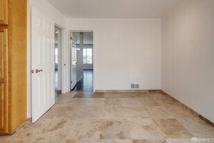 97 Canyon Dr in San Francisco, CA - Building Photo