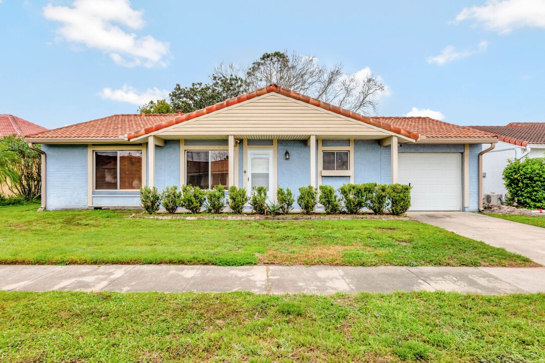 10132 Matchlock Dr in Orlando, FL - Building Photo