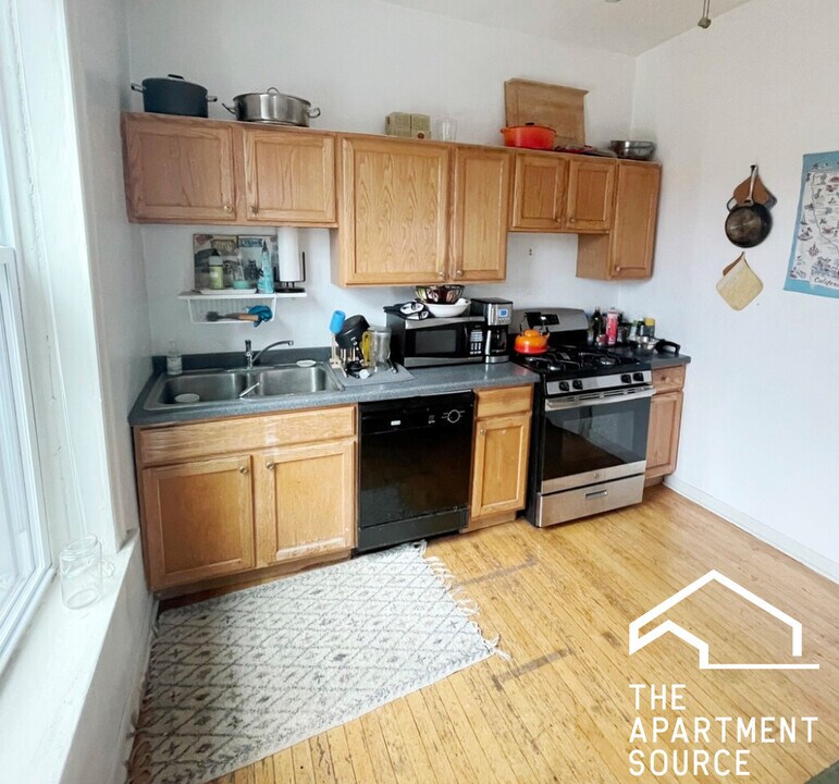 856 W George St, Unit 3 in Chicago, IL - Building Photo