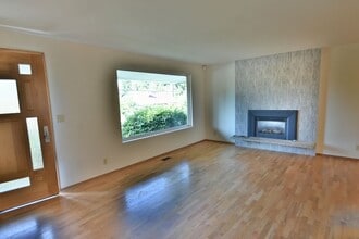 22805 66th Ave W in Mountlake Terrace, WA - Building Photo - Building Photo