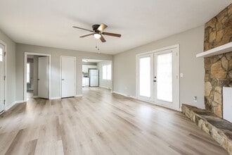 421 Sellwood Cir in Simpsonville, SC - Building Photo - Building Photo