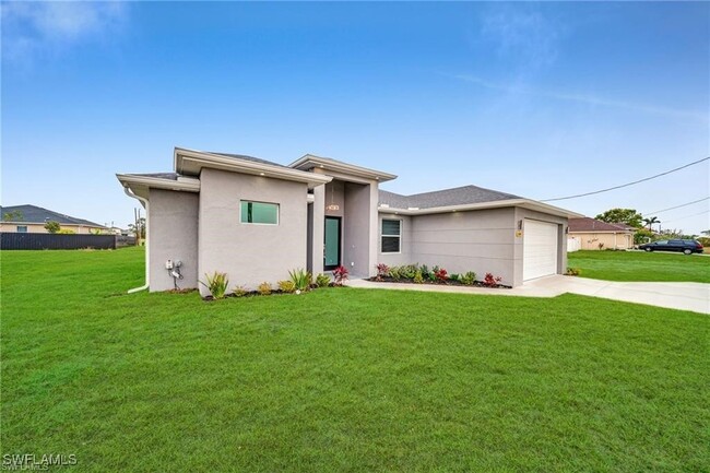 1009 El Dorado Blvd N in Cape Coral, FL - Building Photo - Building Photo