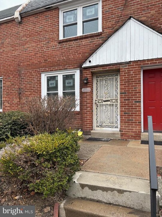 6406 Belfield Ave in Philadelphia, PA - Building Photo